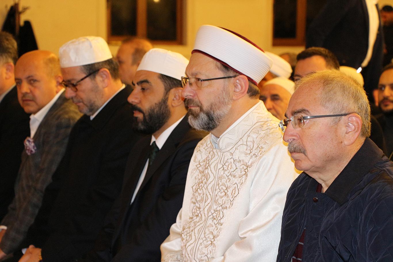 "Kur’an’ın girmediği ev harabe bir evdir" "Kur’an’ın girmediği ev harabe bir evdir"